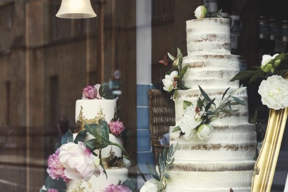 ©Fitzbillies-Window-Wedding-Cakes Large Tiered wedding cakes by Fitzbillies sitting in a shop window